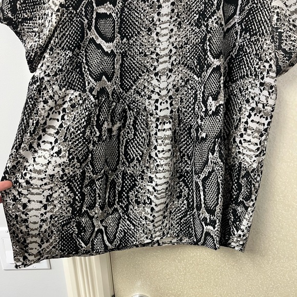 Vero Moda Snake Pattern Blouse - Picture 4 of 4